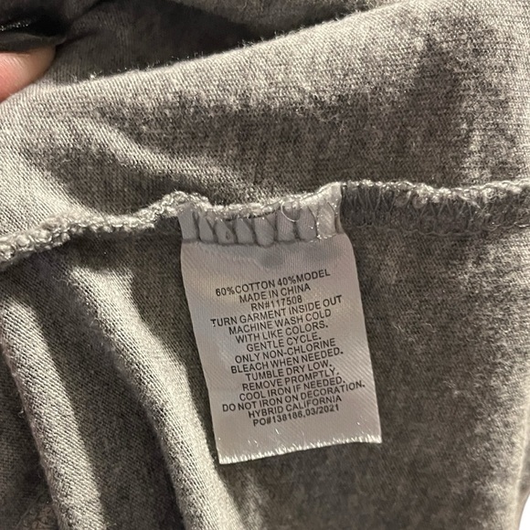 Disney Gray Cropped T-Shirt with Pooh Bear Design - Picture 8 of 8